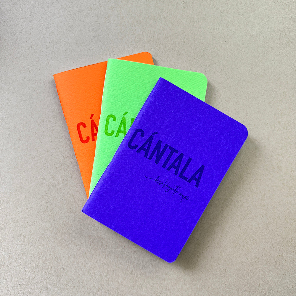 Libreta artesanal costeña – cuaderno de bolsillo colores vibrantes